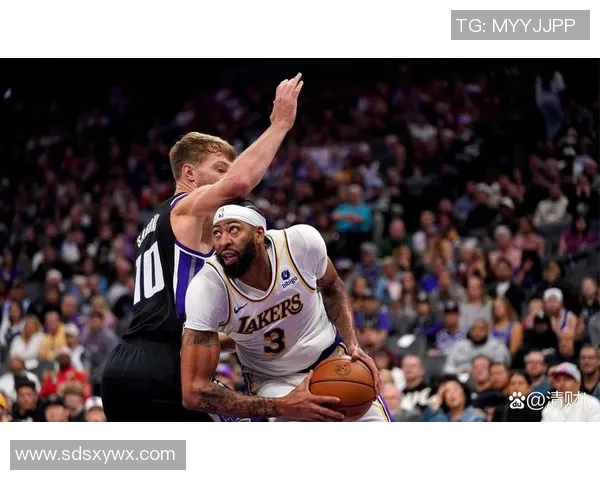 被完全放空 萨博尼斯用三分惩罚湖人