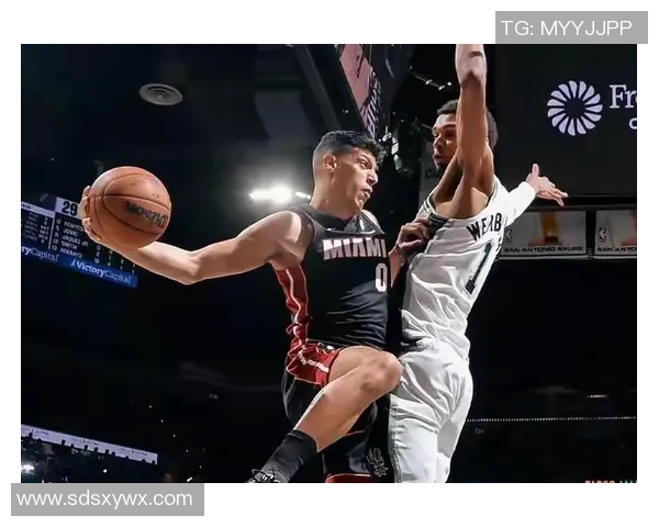 热火队史第三次开赛主场五连胜，此前两次均打入总决赛