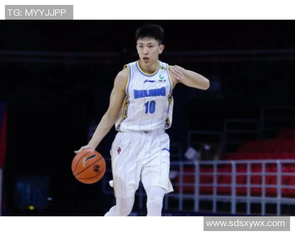 肌肉线条明显！CBA体测现场直击 刘晓宇这身材什么水平？