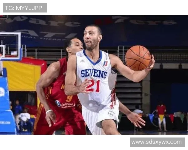 里弗斯谈科尔-安东尼：隆多也一直在帮他 他是出色传球手优秀控卫